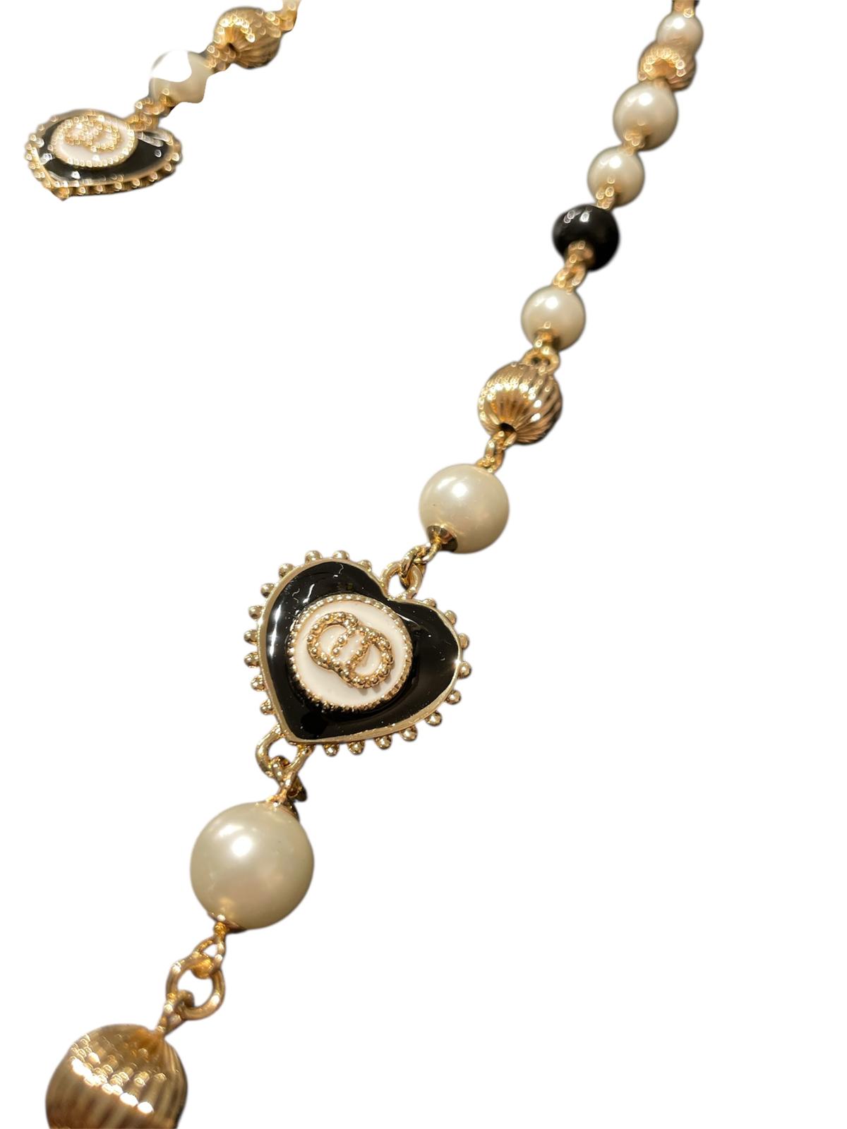 Collana con perle in vetro